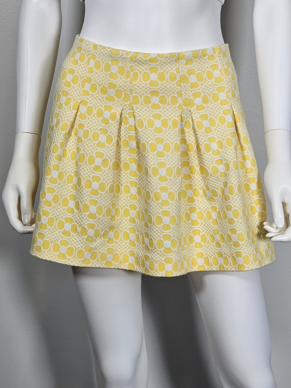 Lilly Pulitzer Yellow and White Floral Pleated Mini Skirt Sz 8